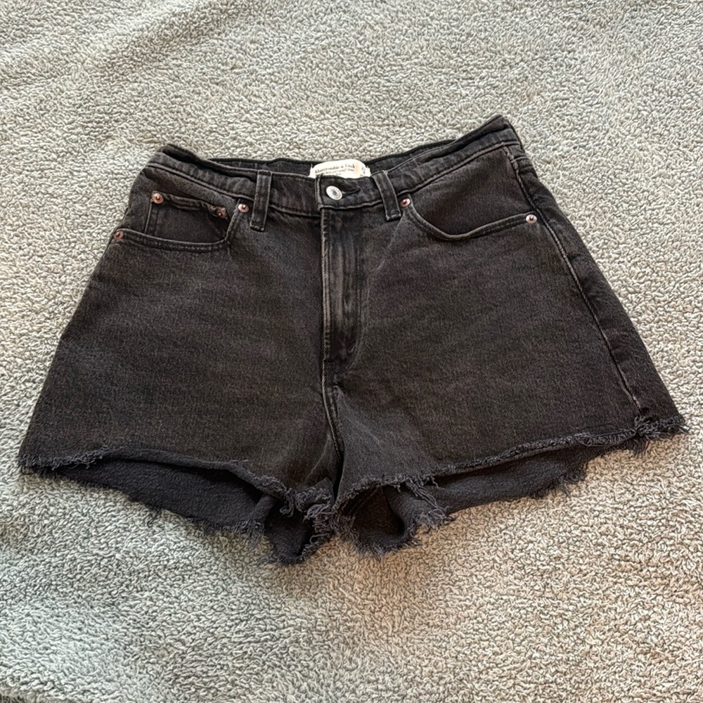 Abercrombie 90s relaxed shorts